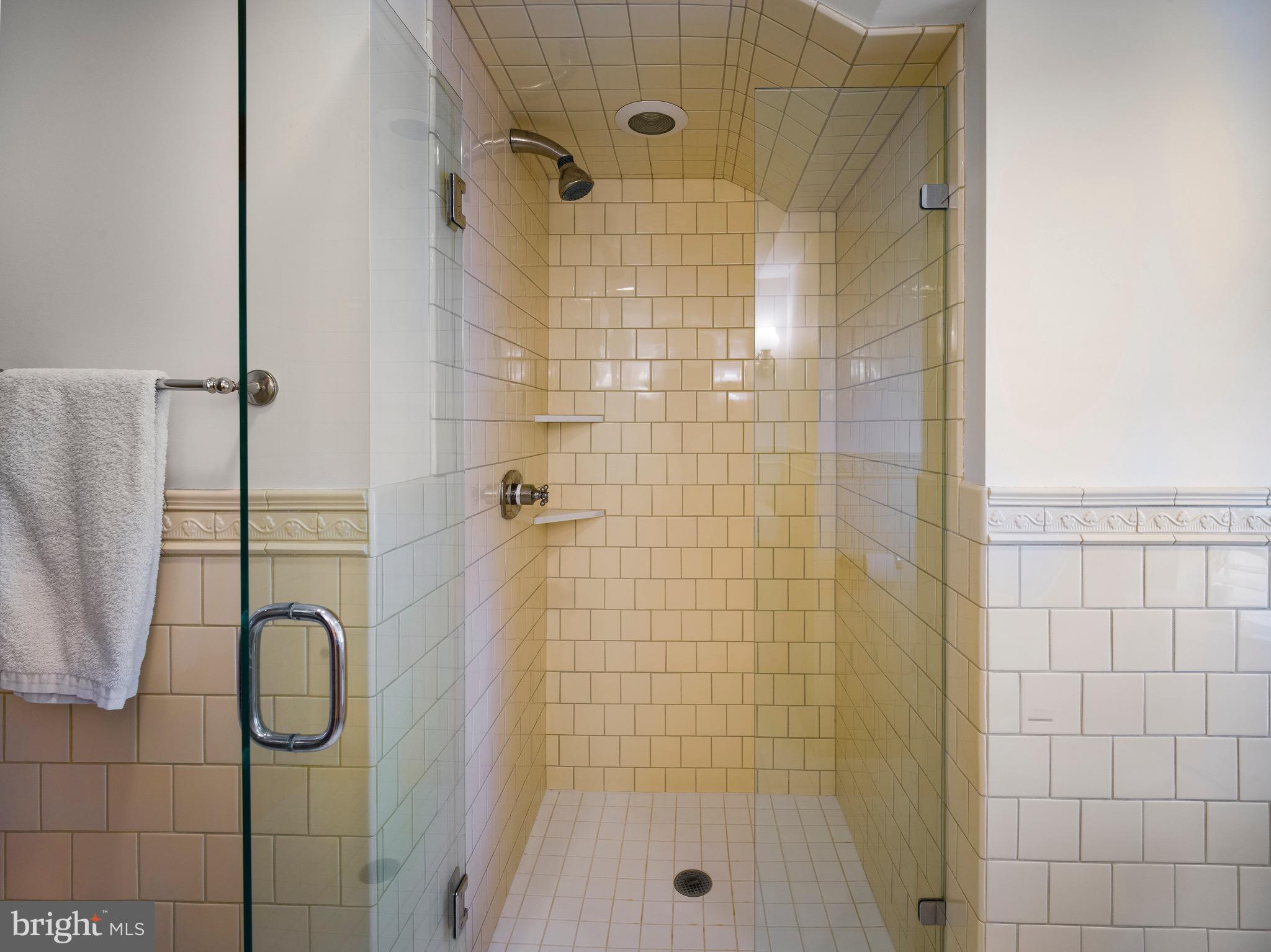 WYNNEWOOD - Residential