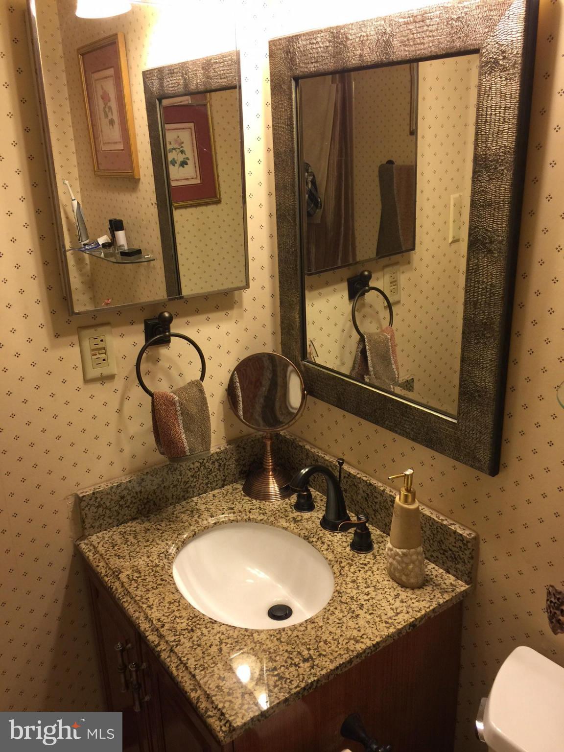 OAKWOOD COMMONS AT BURKE - Residential