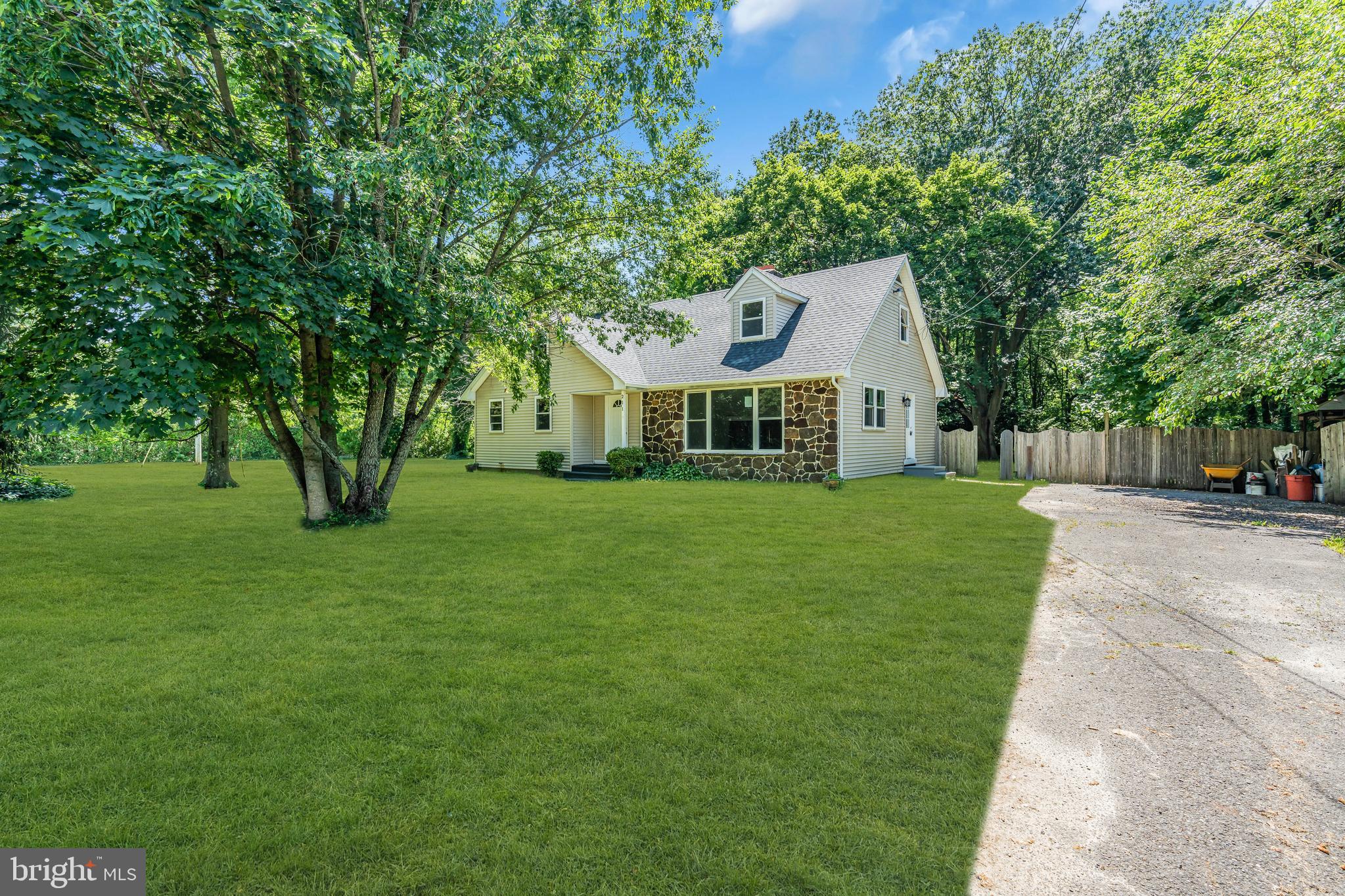 211 GEORGETOWN WRIGHTSTOWN ROAD