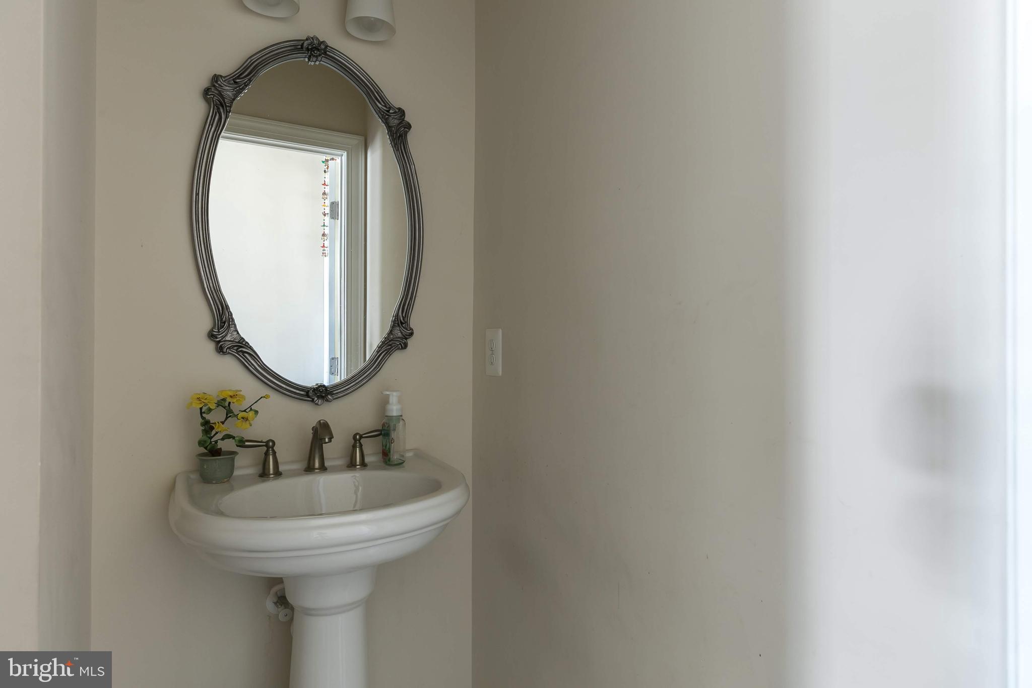 AVONLEA - Residential Lease