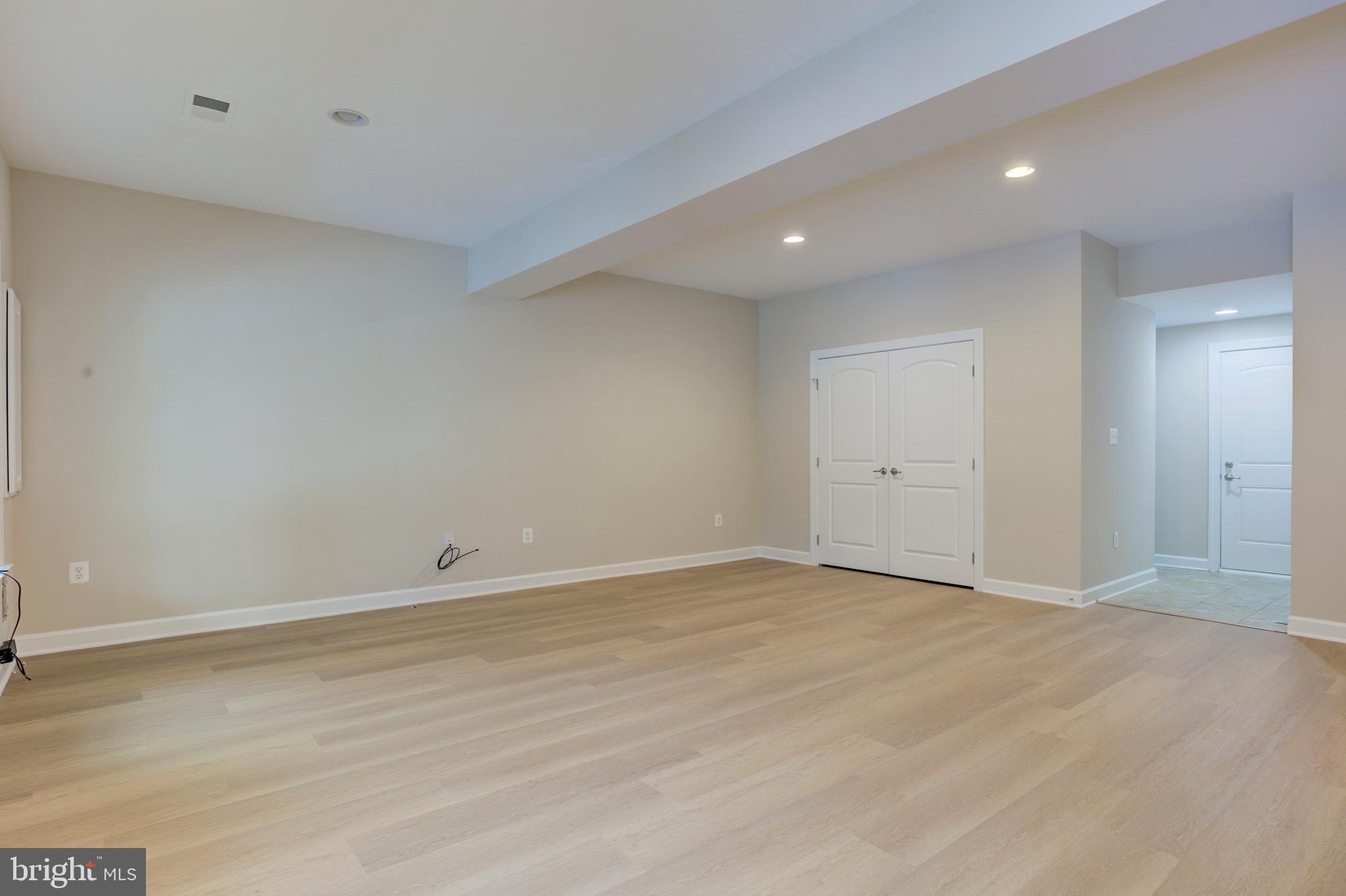 AVONLEA - Residential Lease