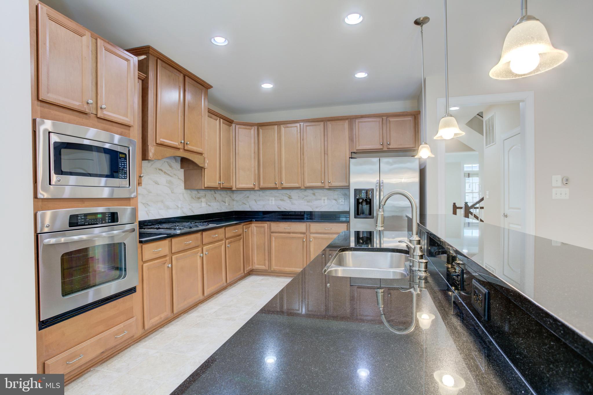 AVONLEA - Residential Lease