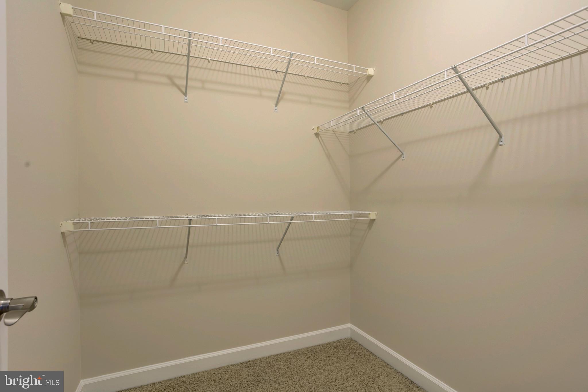 AVONLEA - Residential Lease