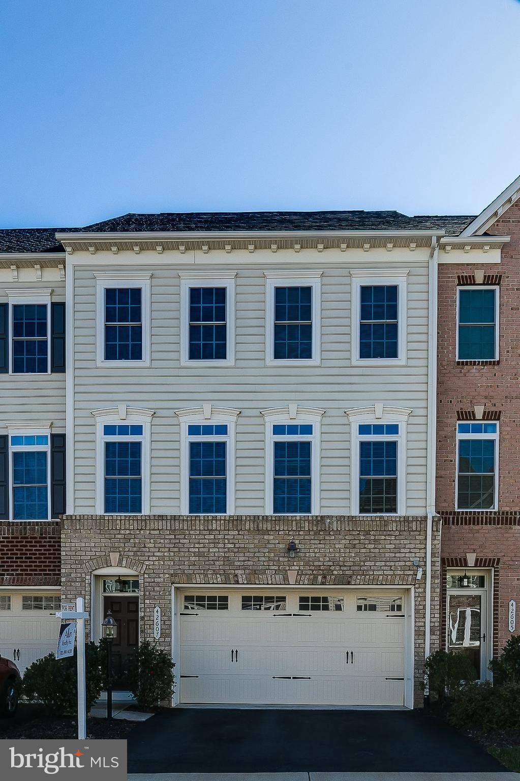 AVONLEA - Residential Lease