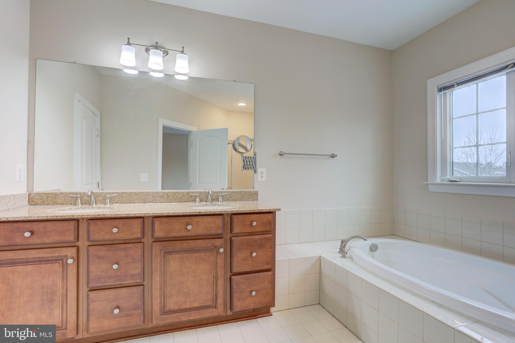 AVONLEA - Residential Lease