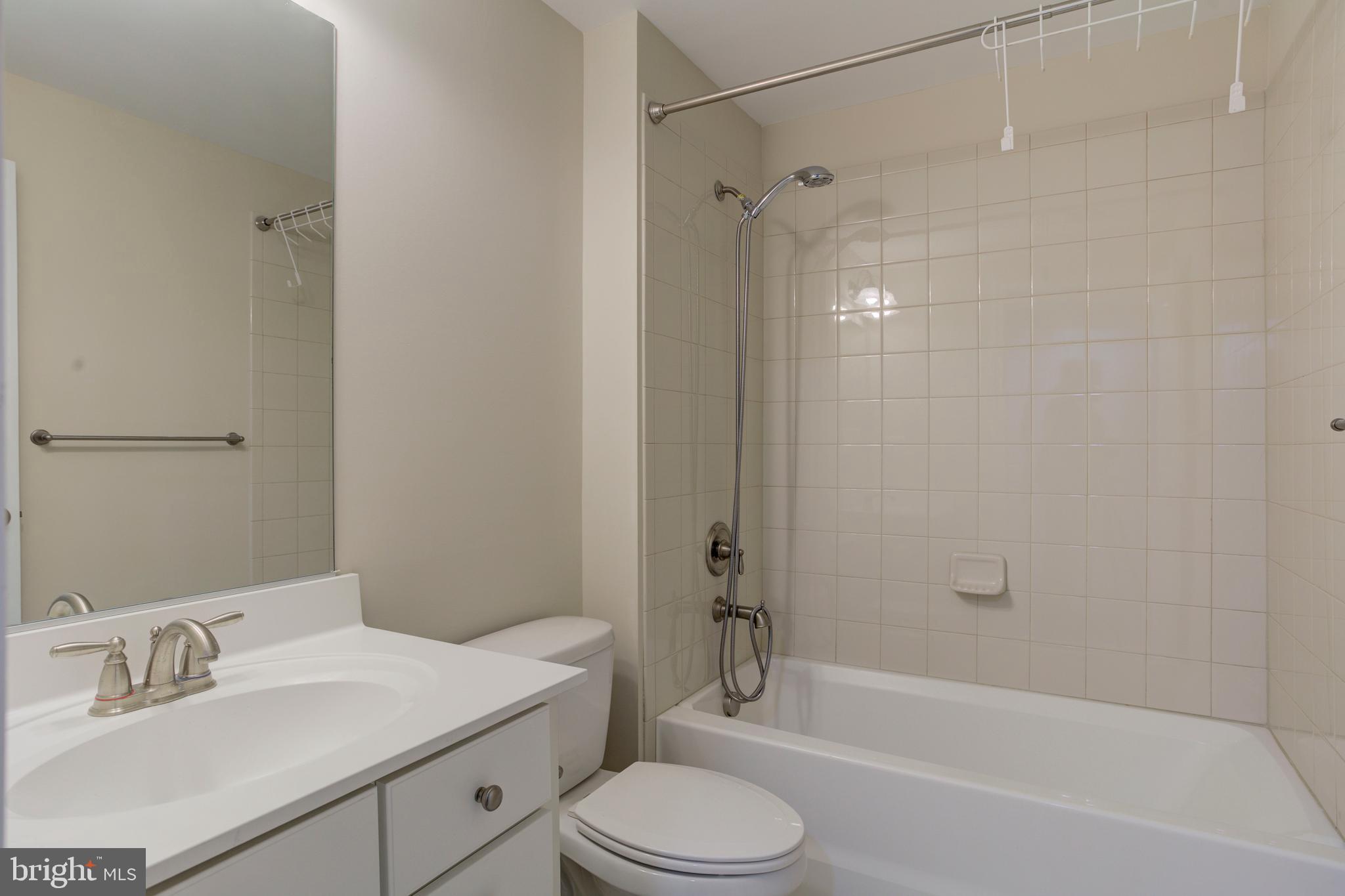 AVONLEA - Residential Lease