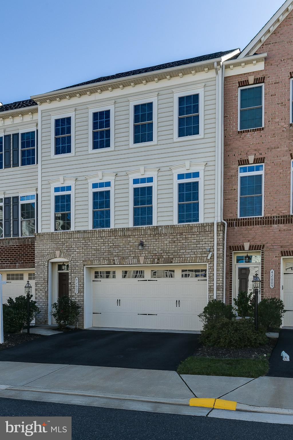 AVONLEA - Residential Lease