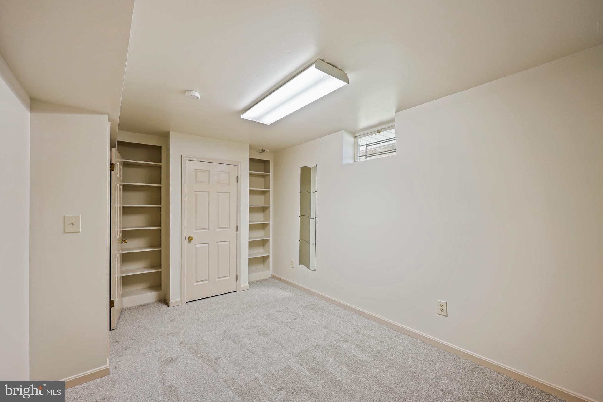 ELLICOTT MEADOWS - Residential