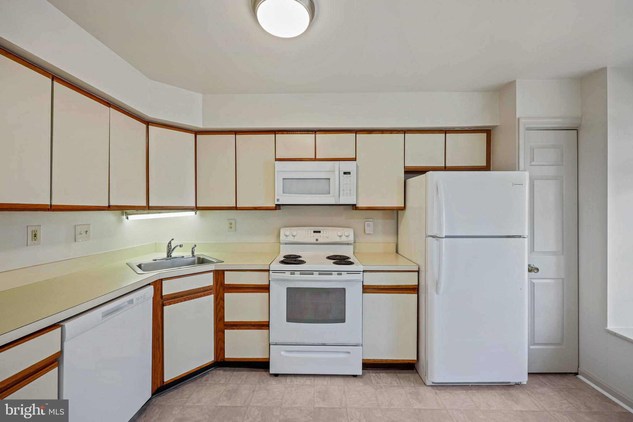 ELLICOTT MEADOWS - Residential