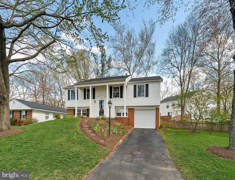 Photo of 13143 Melville Lane, FAIRFAX, VA 22033 (MLS # VAFX2328784)