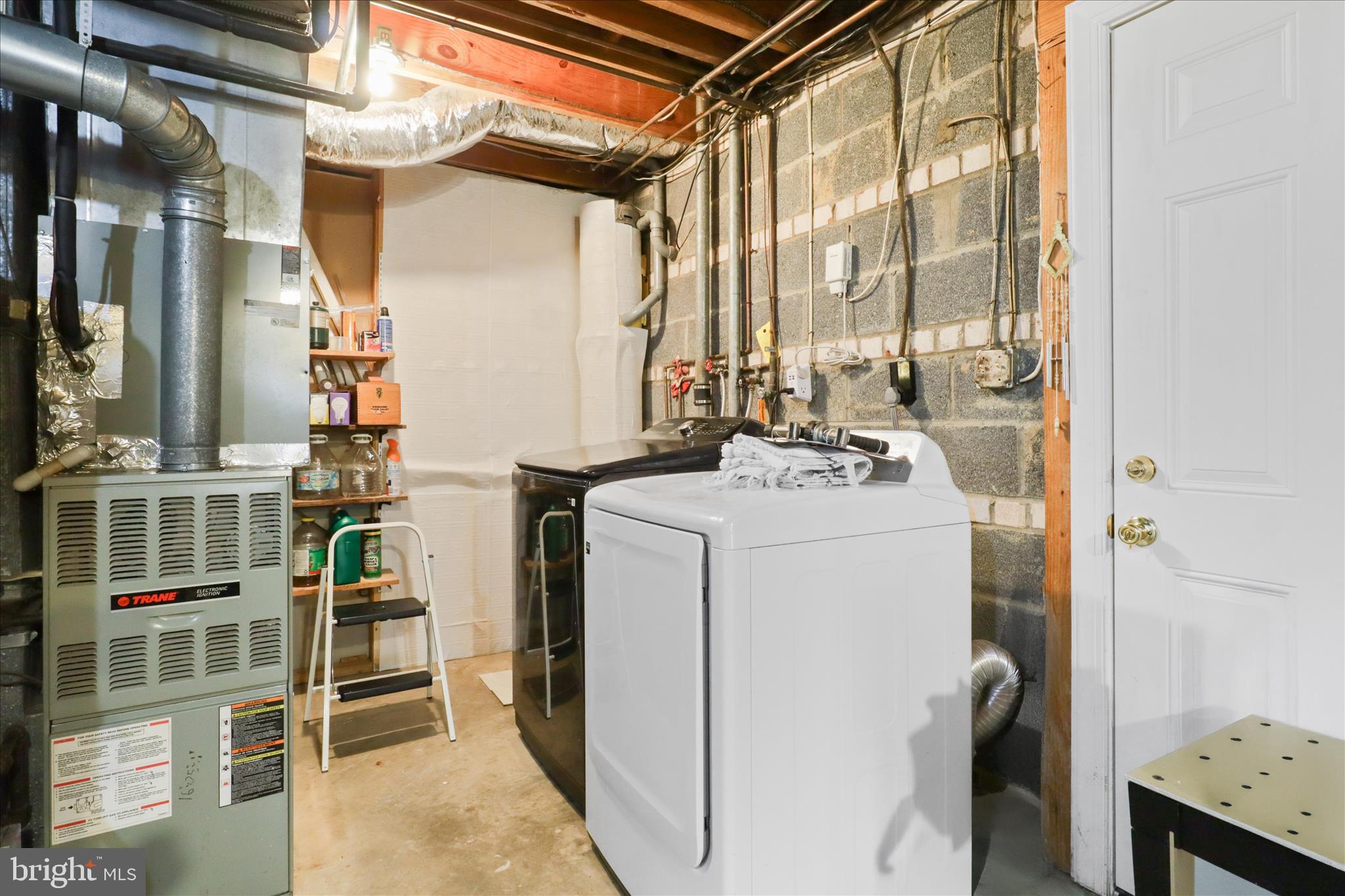 MANTUA - Residential Lease