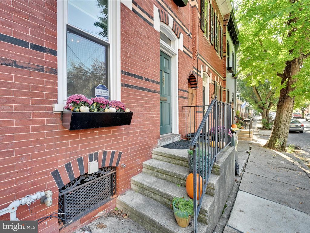 Photo of 147 N Pine Street, Lancaster, PA 17603 (MLS # PALA2042080)