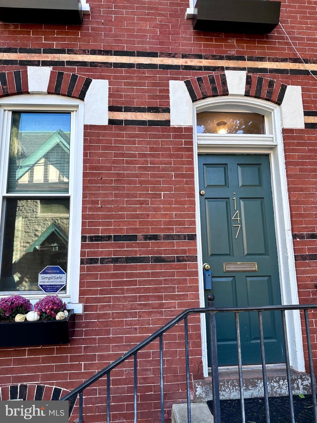 Photo of 147 N Pine Street, Lancaster, PA 17603 (MLS # PALA2042080)