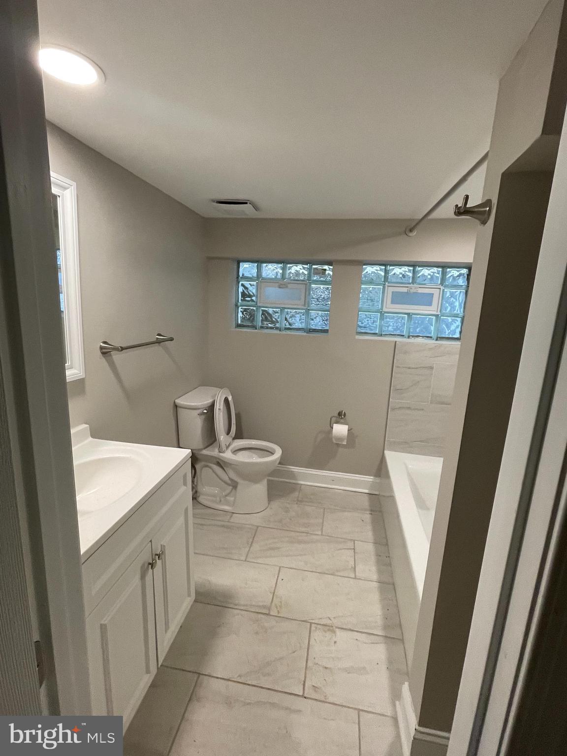 SANDTOWN-WINCHESTER - Residential