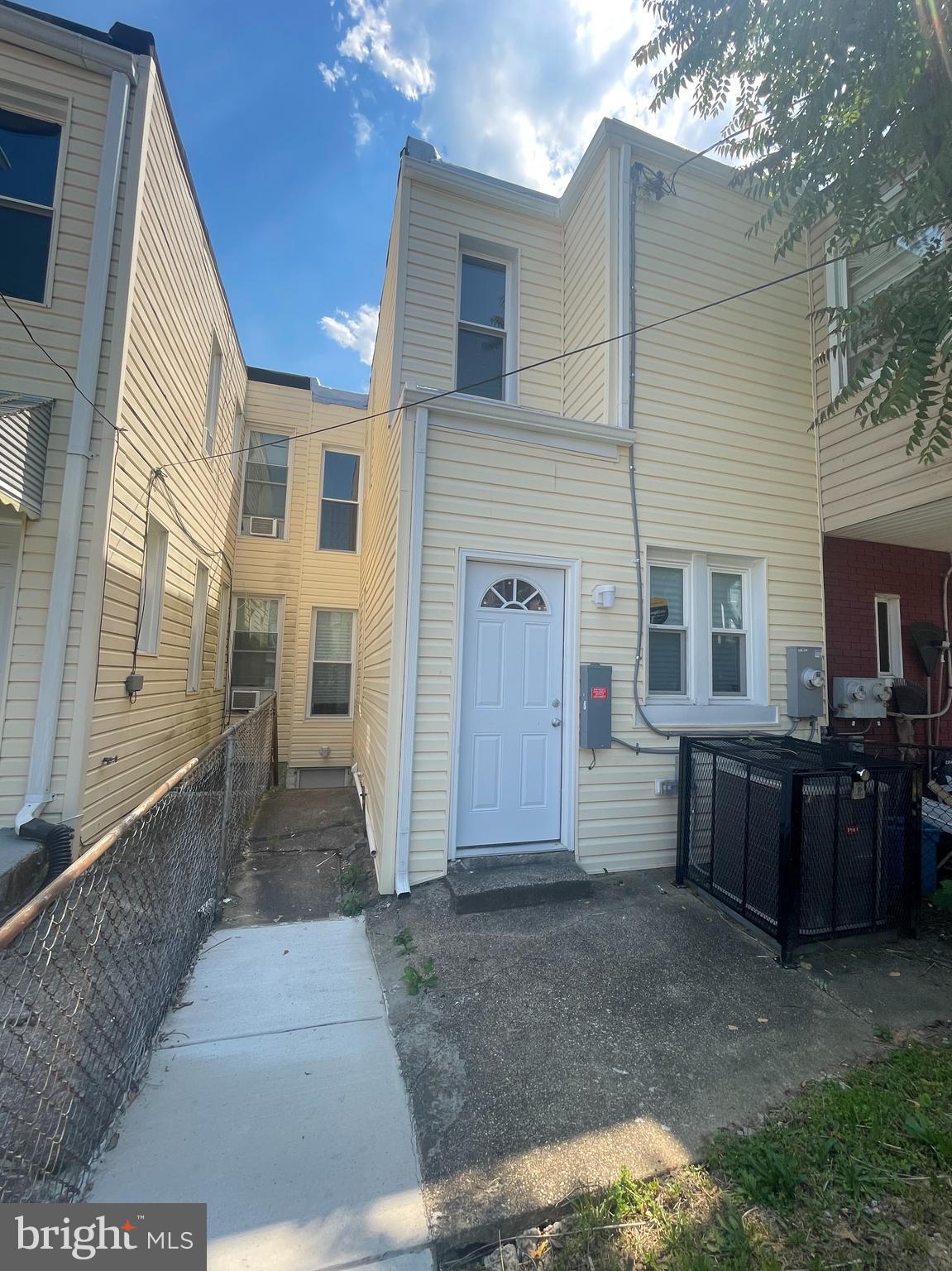 SANDTOWN-WINCHESTER - Residential