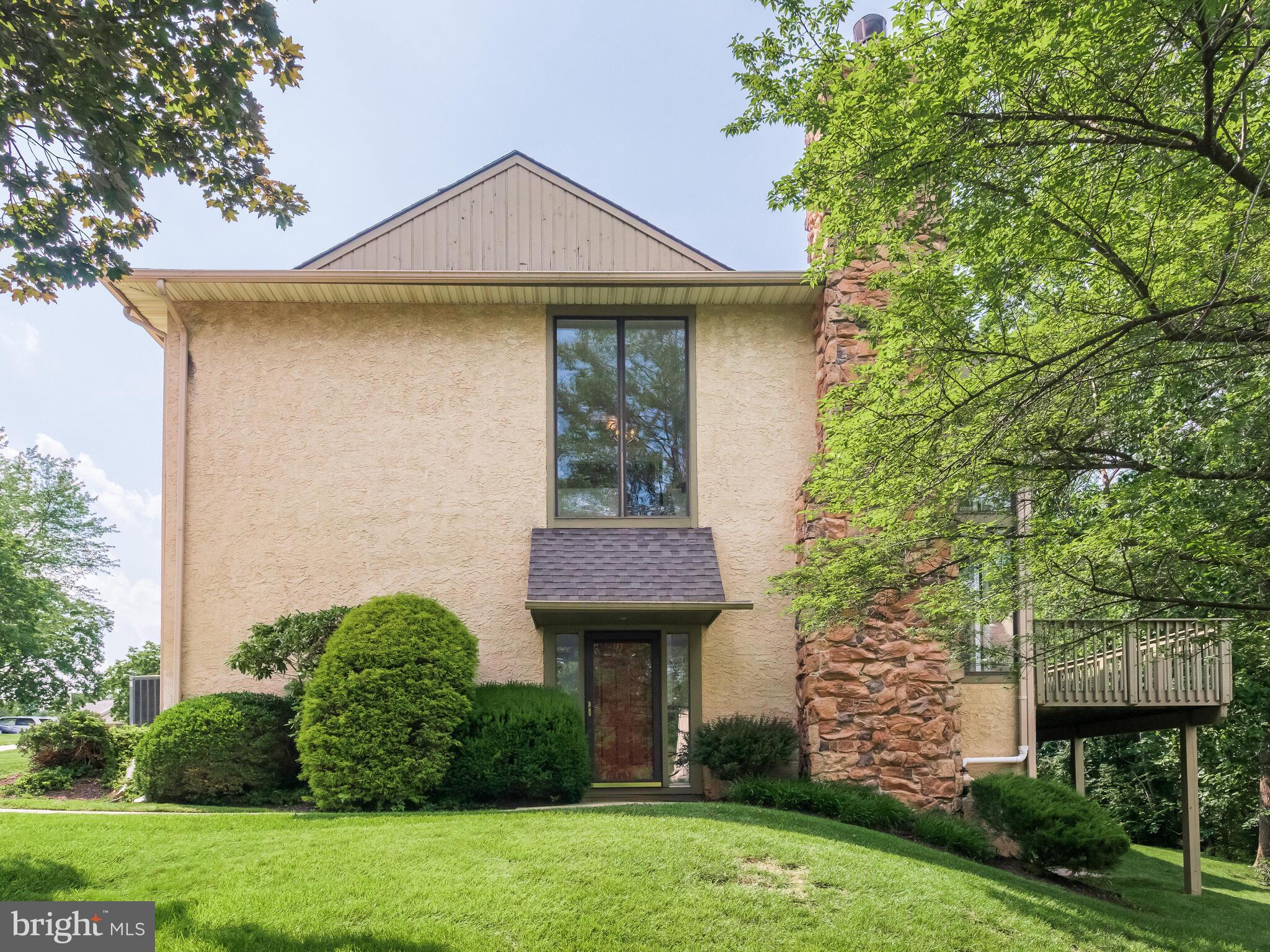 398 LYNETREE DRIVE 11-D
