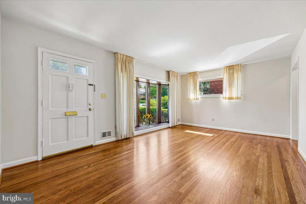 Photo of 4704 Adrian Street, ROCKVILLE, MD 20853 (MLS # MDMC2252162)