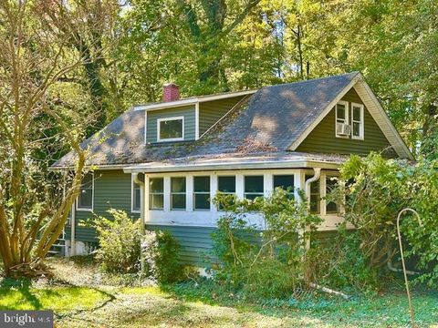 2017 BAY ROAD PASADENA MD 21122