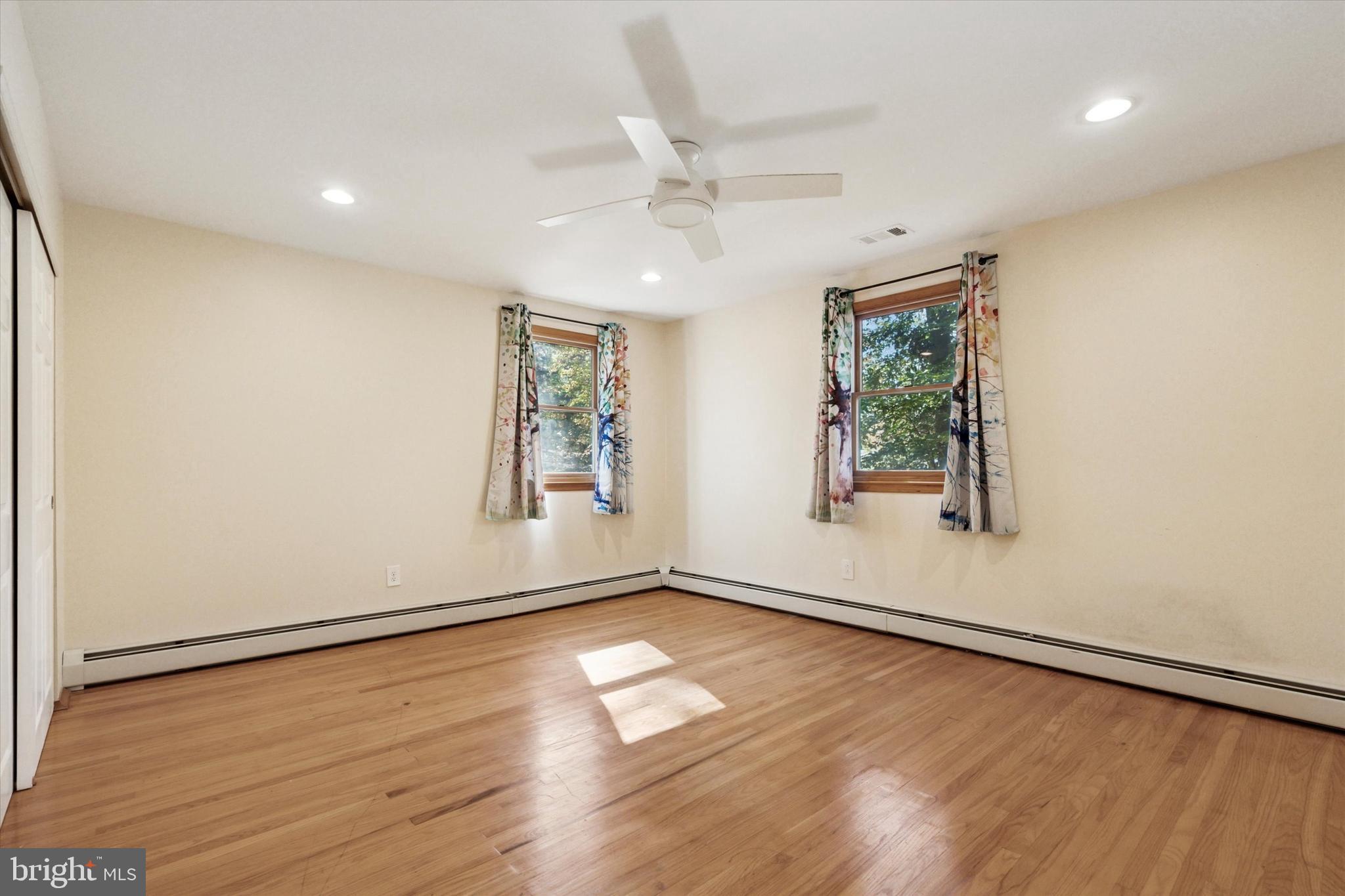 COLLEGE PARK - Residential