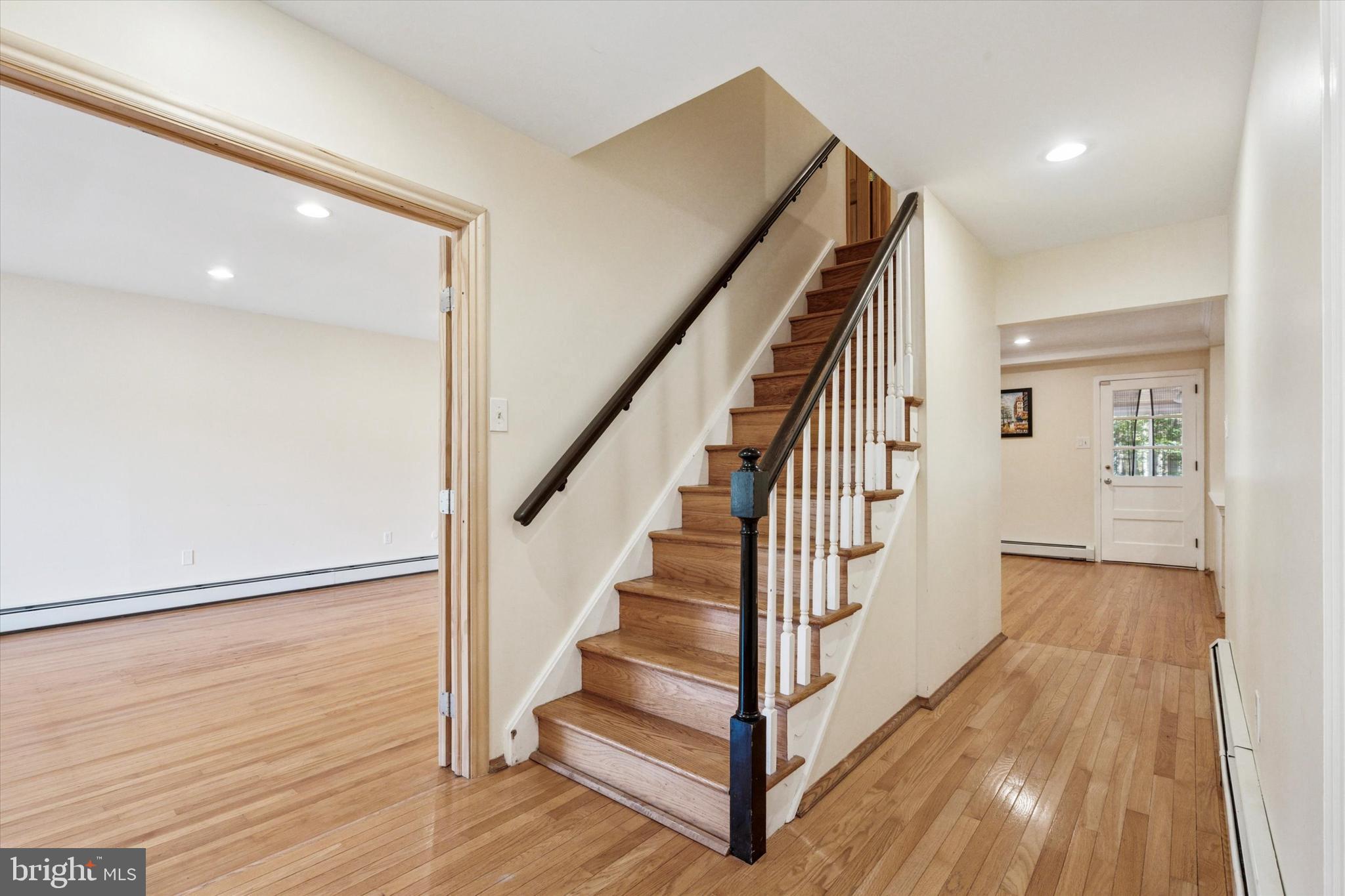 COLLEGE PARK - Residential