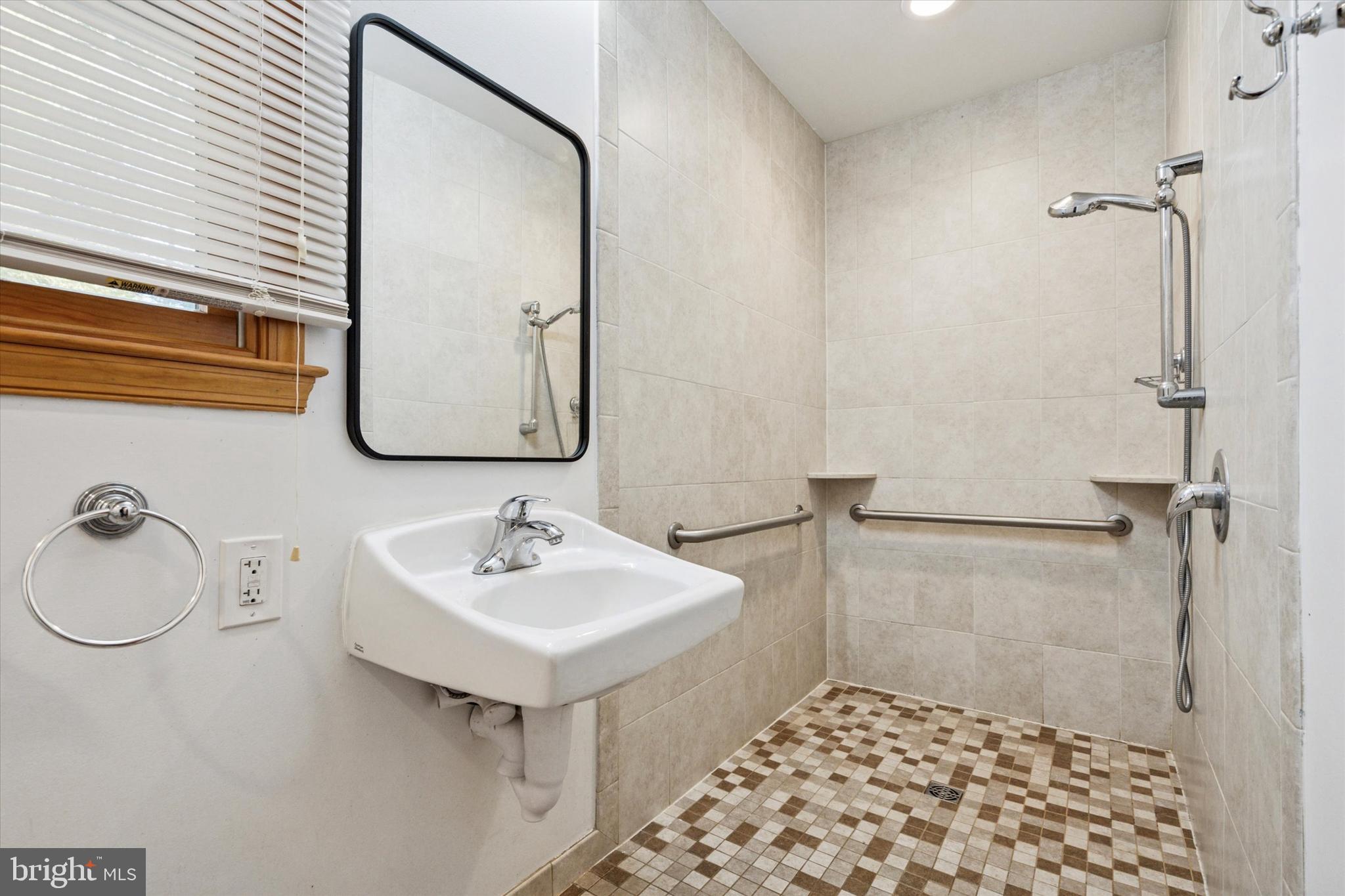 COLLEGE PARK - Residential