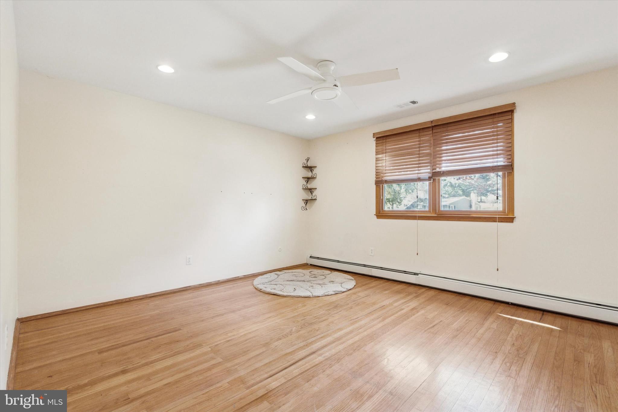 COLLEGE PARK - Residential