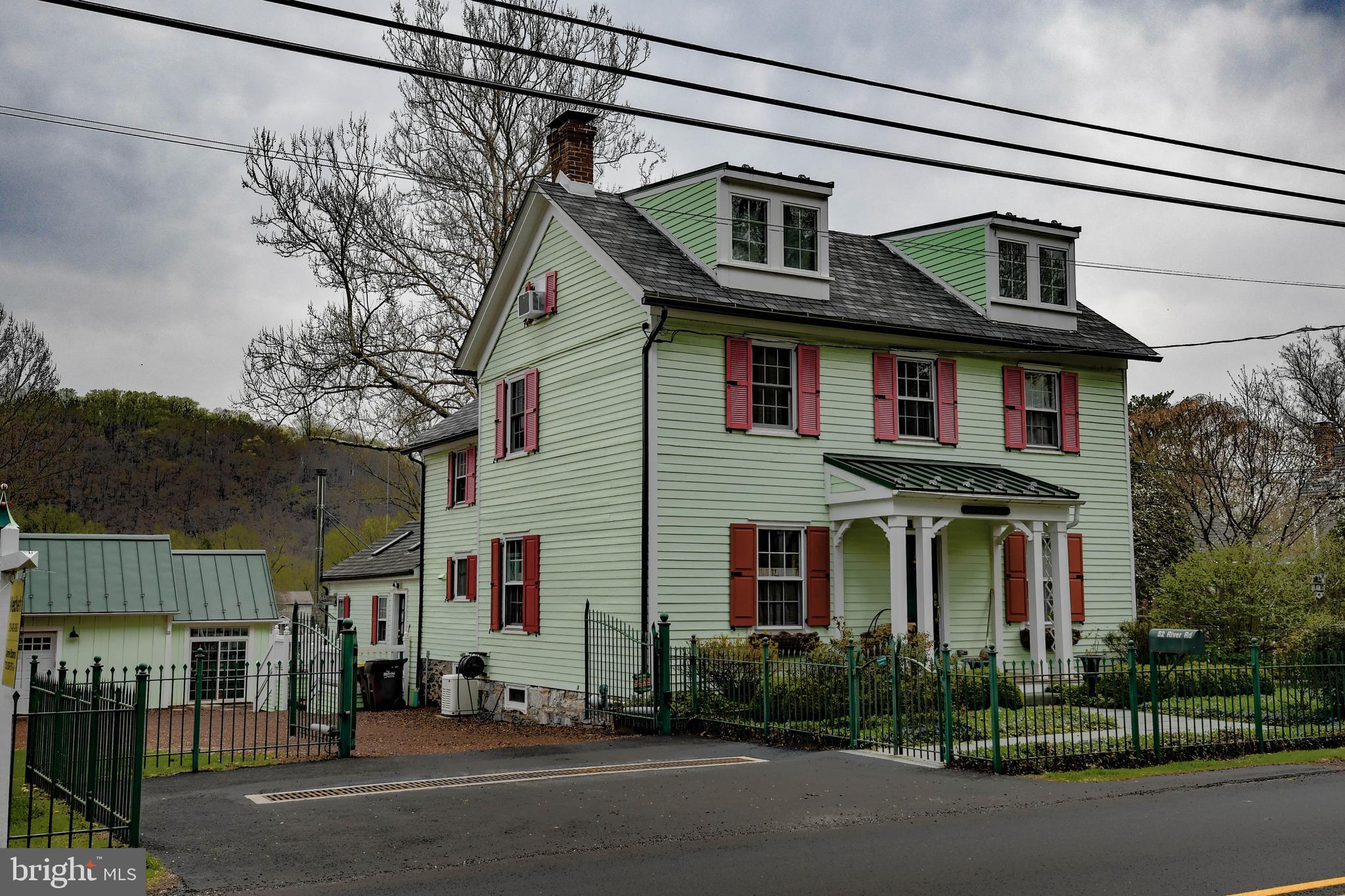 52 RIVER ROAD