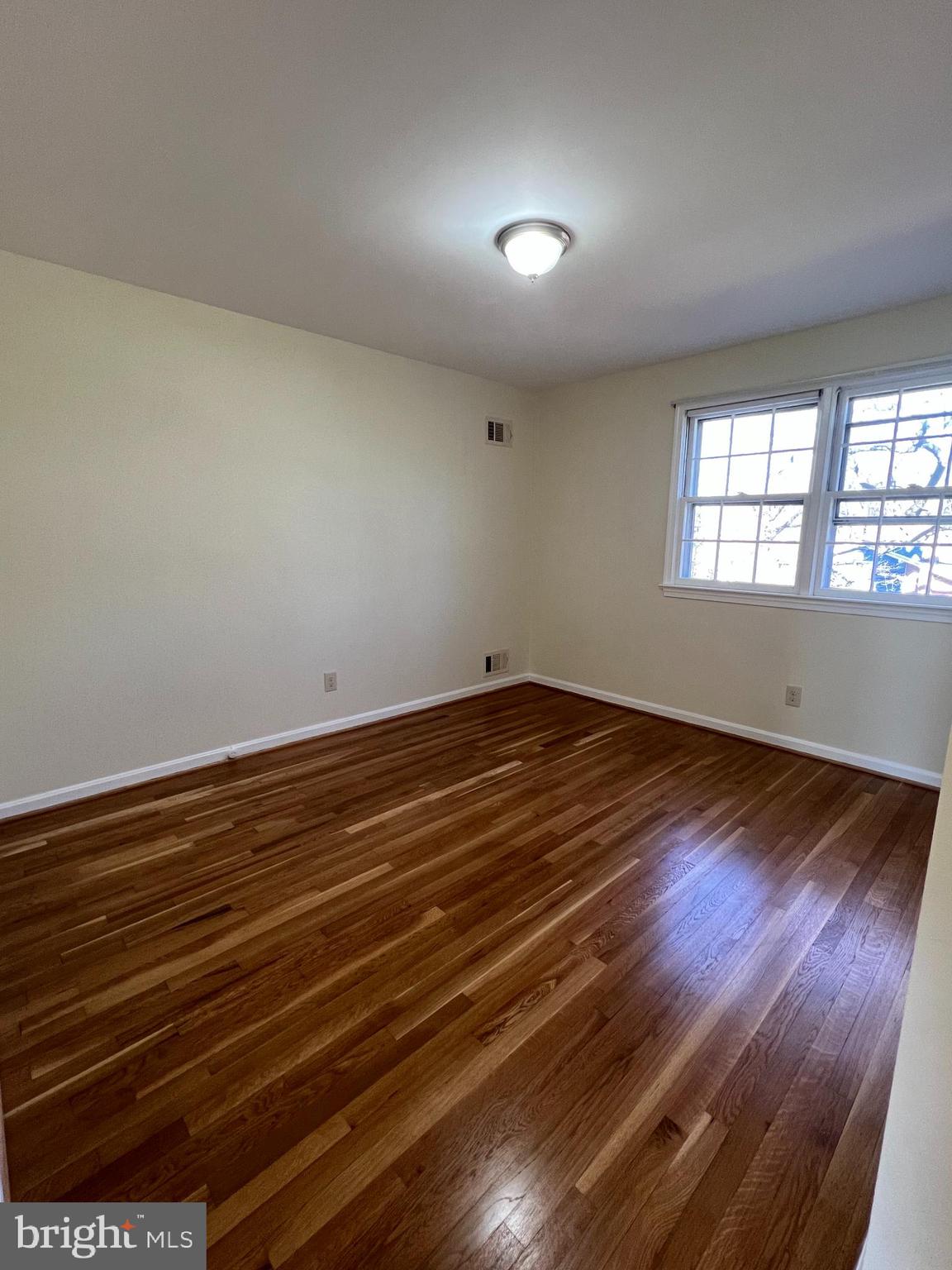 KEMP MILL ESTATES - Residential Lease