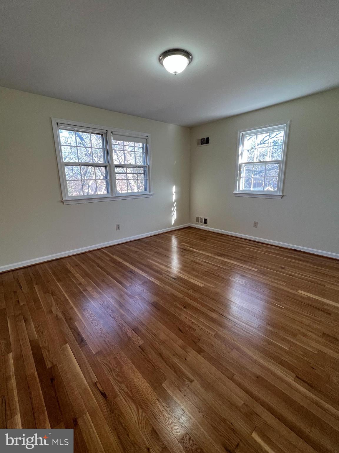 KEMP MILL ESTATES - Residential Lease