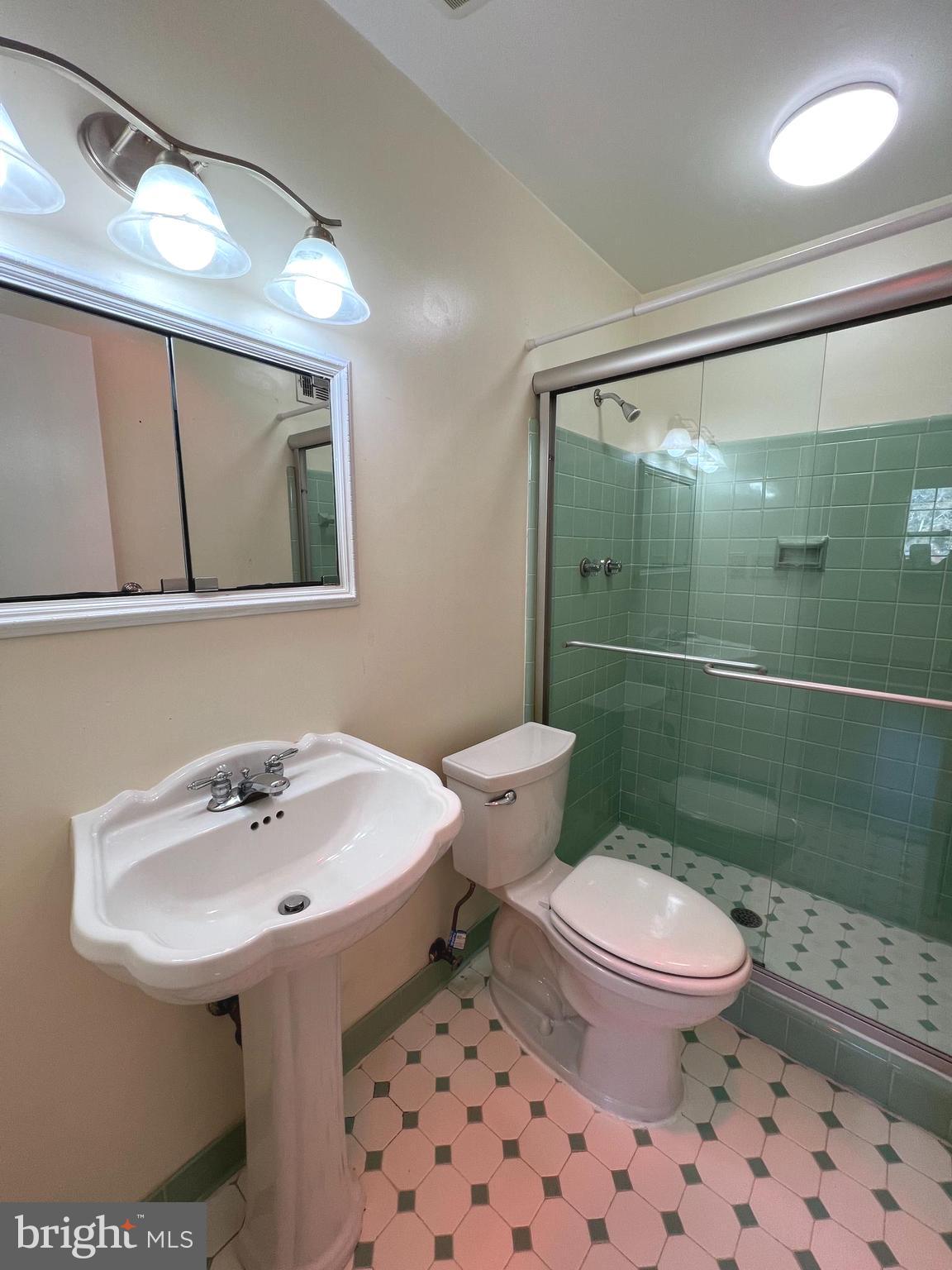 KEMP MILL ESTATES - Residential Lease