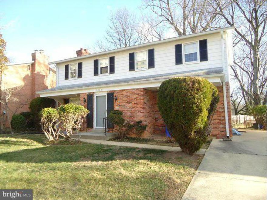 SPACIOUS WELL MAINTAINED COLONIAL IN KEMP MILL ESTATES.  4 BEDROOMS, 2.5 BATHS. HARDWOOD FLOORS & W/W CARPET. REMODELED KITCHEN. PARTIALLY FINISHED BASEMENT WITH DOOR TO BACKYARD. CLOSE TO TRANSPORTATION, SHOPPING, RESTAURANTS, PARKS & LIBRARY.  GCCAR APPS ONLY, COPY OF 2 MOST RECENT PAYSTUBS & PHOTO ID ***FIREPLACE IS NOT TO BE USED, FOR DECORATION ONLY***