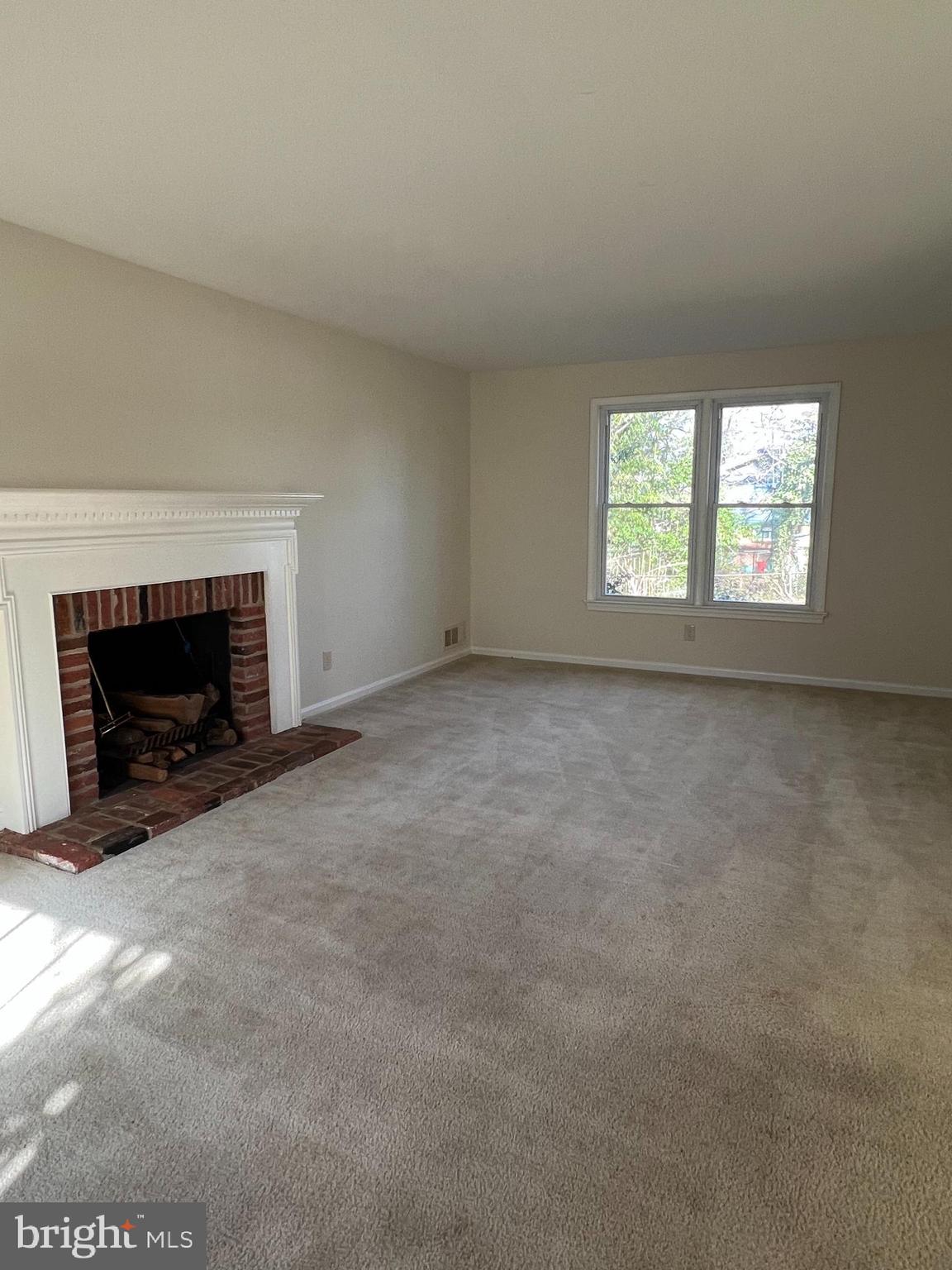 KEMP MILL ESTATES - Residential Lease