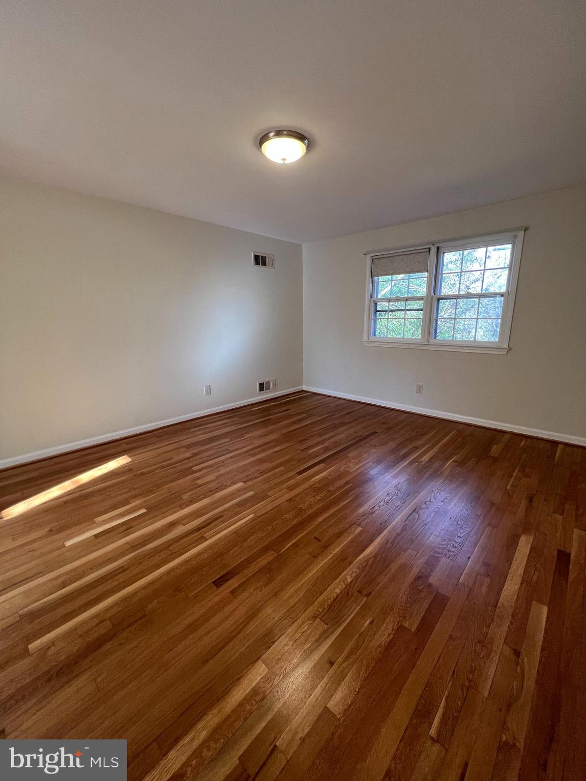 KEMP MILL ESTATES - Residential Lease