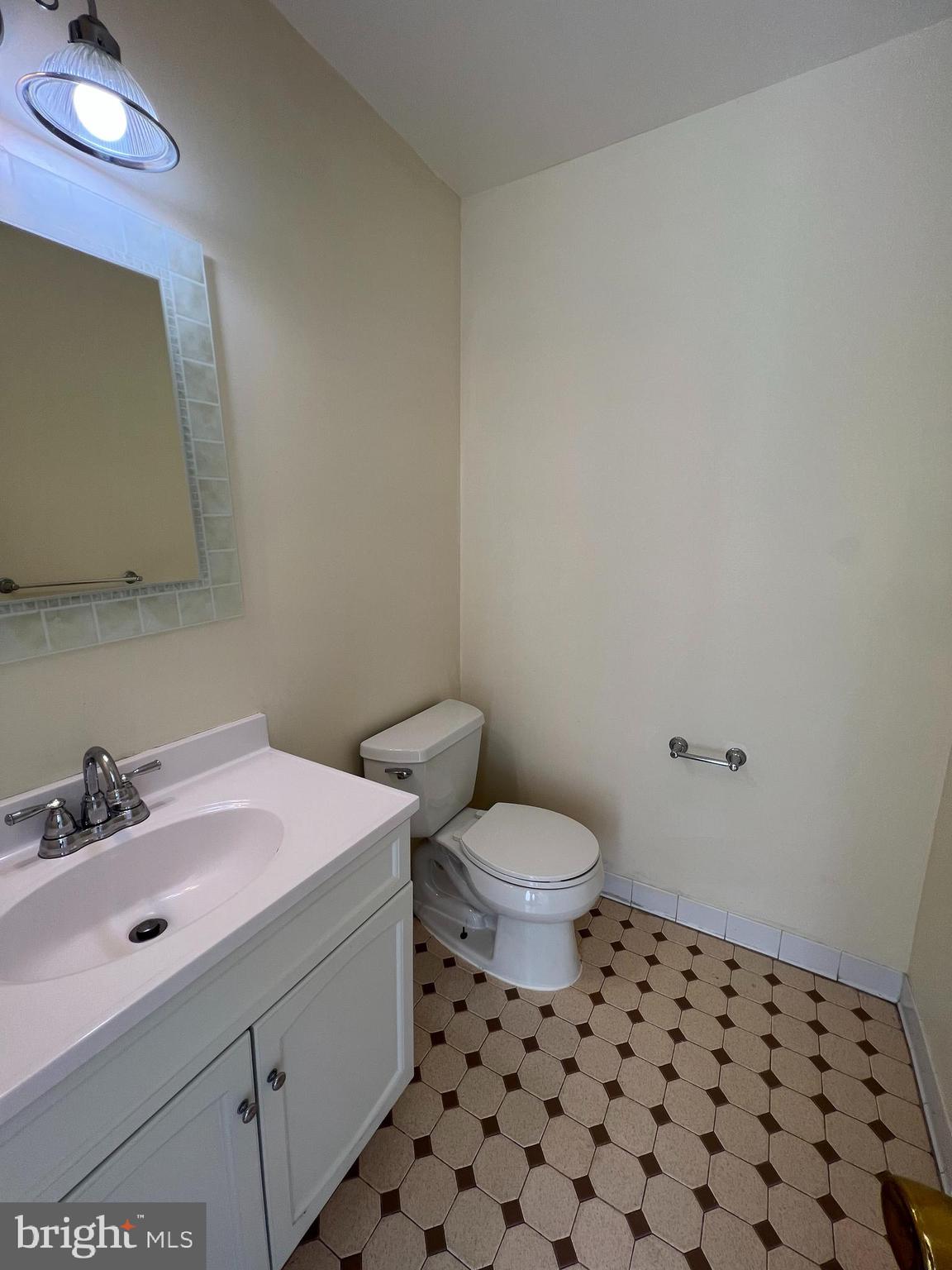 KEMP MILL ESTATES - Residential Lease