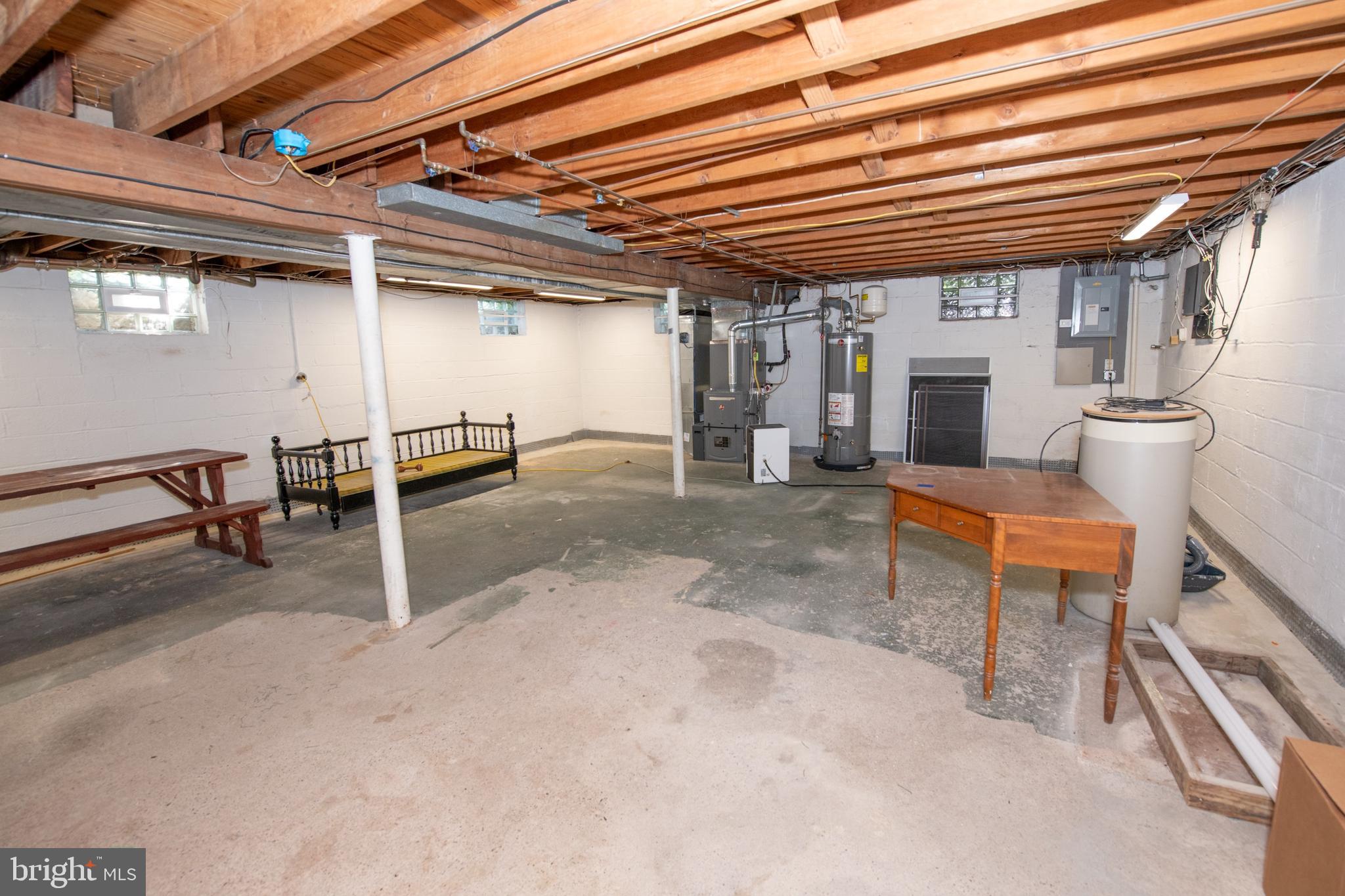 BURGUNDY HILLS - Residential