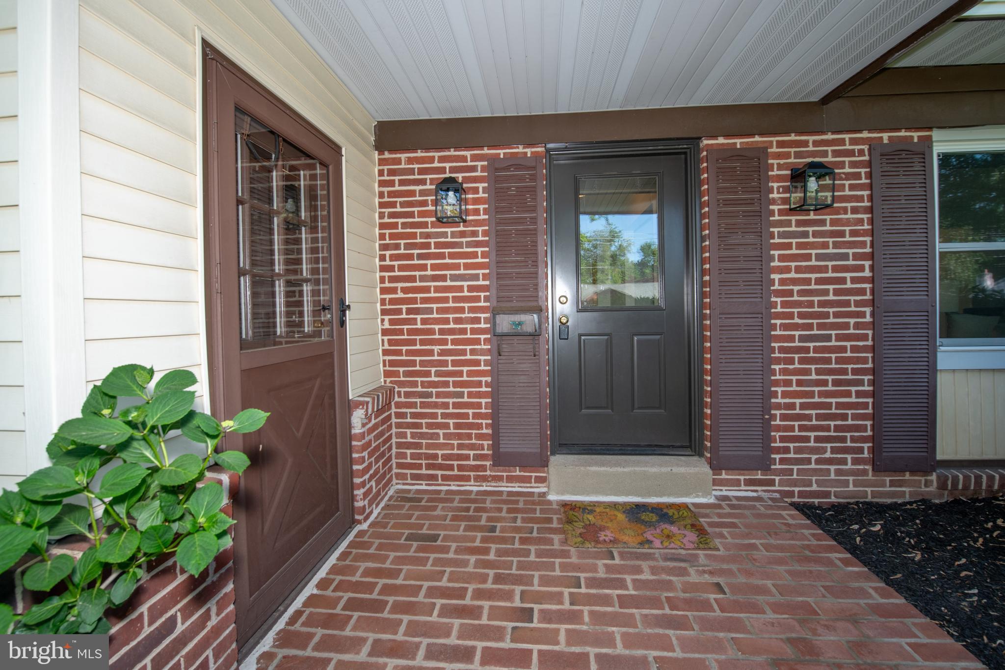 BURGUNDY HILLS - Residential