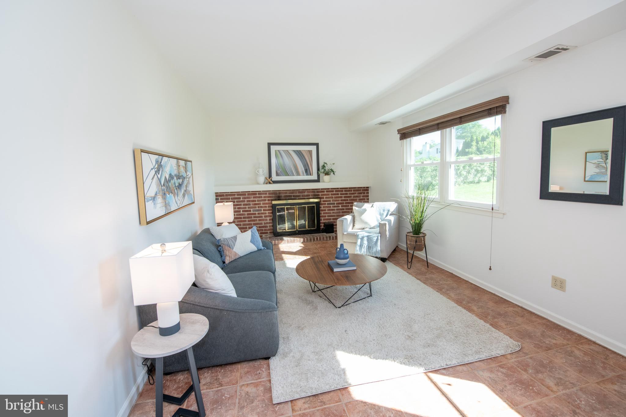 BURGUNDY HILLS - Residential