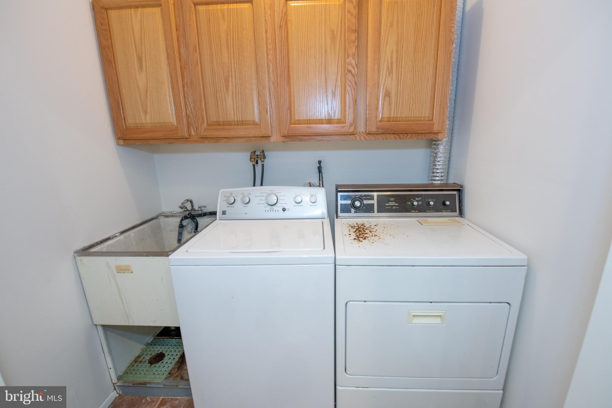 BURGUNDY HILLS - Residential