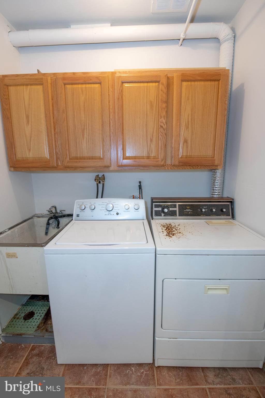 BURGUNDY HILLS - Residential