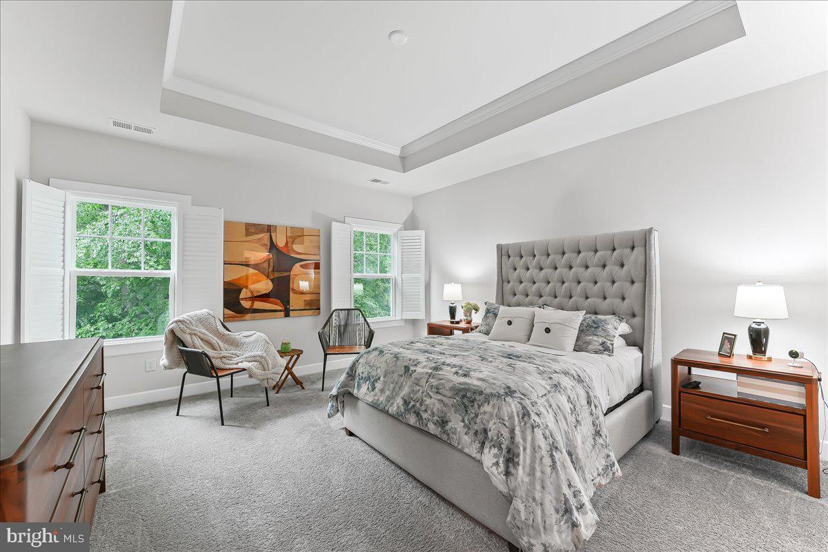 PONDS EDGE - Residential