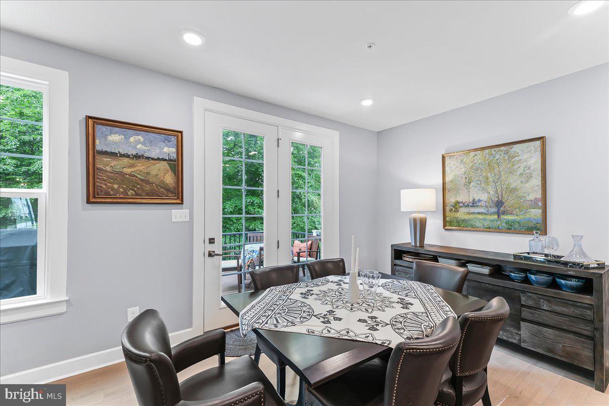 PONDS EDGE - Residential