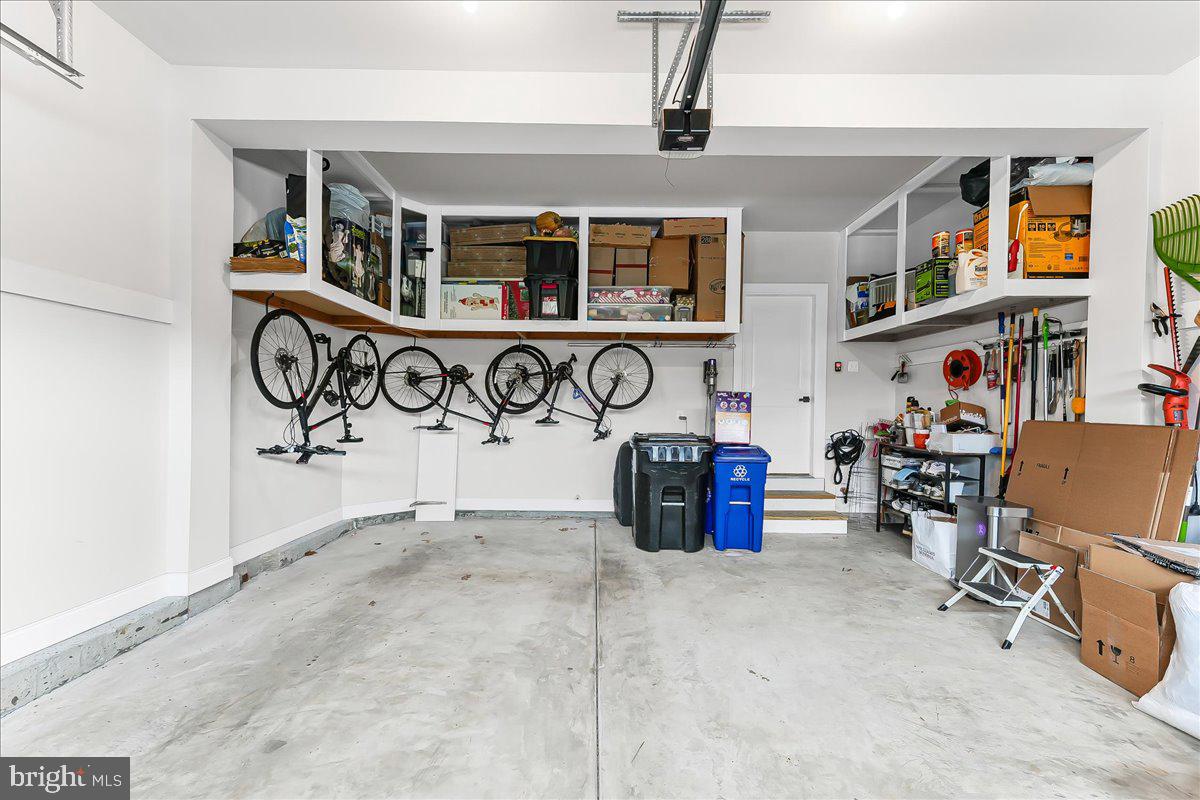 PONDS EDGE - Residential