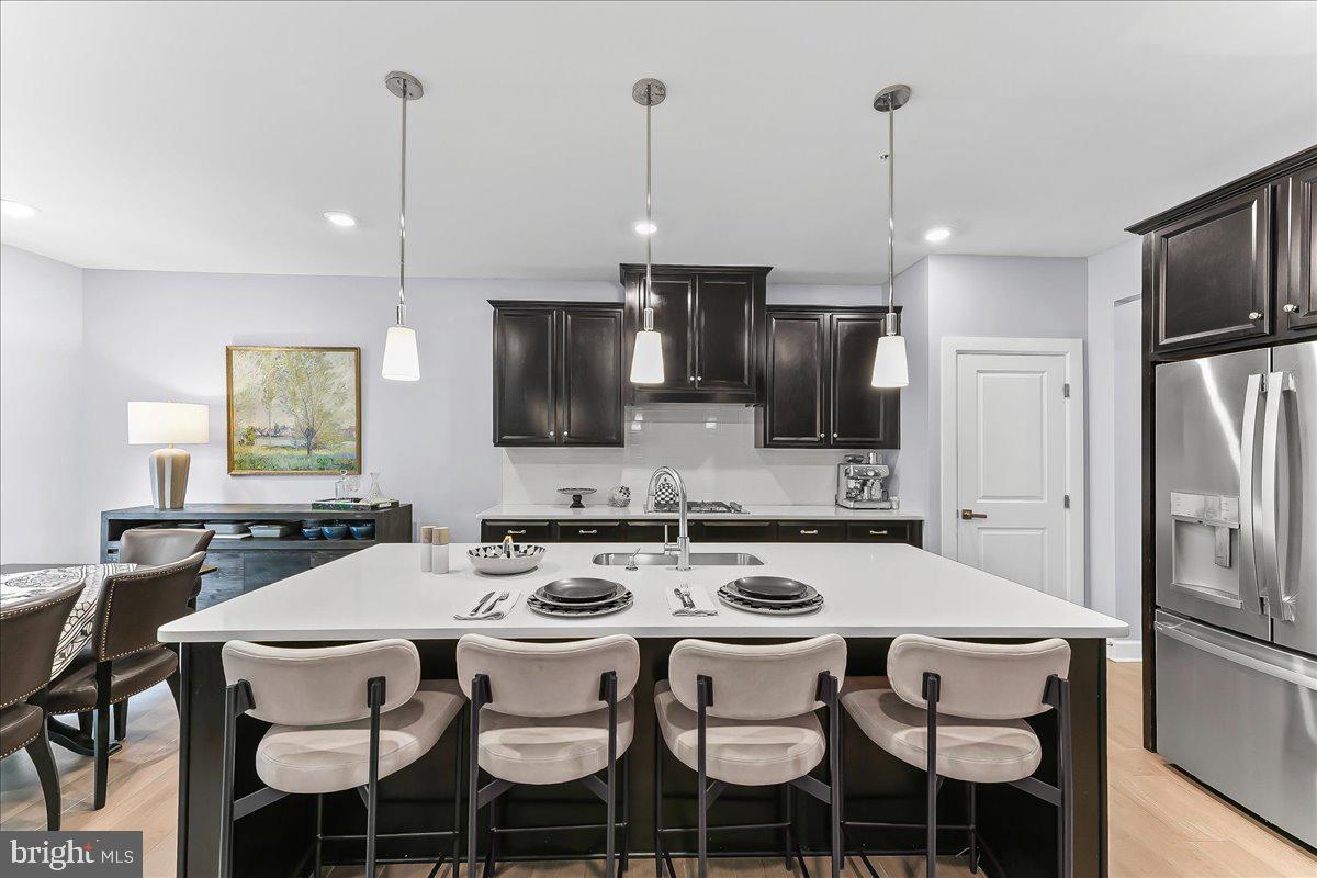 PONDS EDGE - Residential