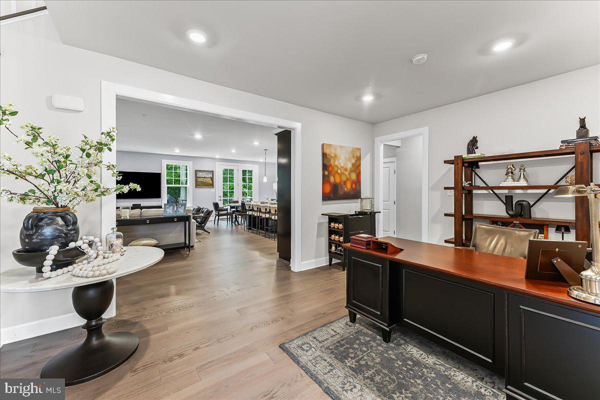 PONDS EDGE - Residential