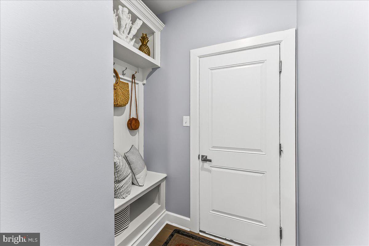 PONDS EDGE - Residential