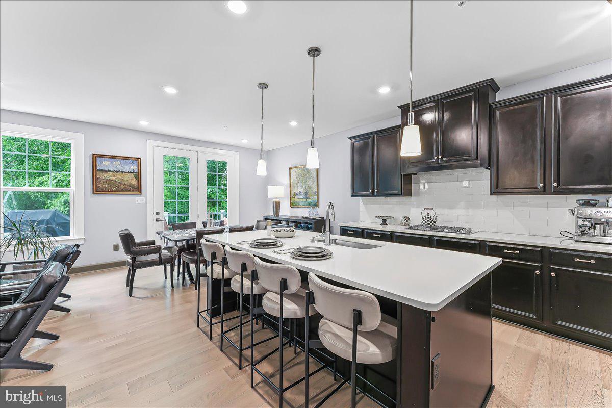 PONDS EDGE - Residential