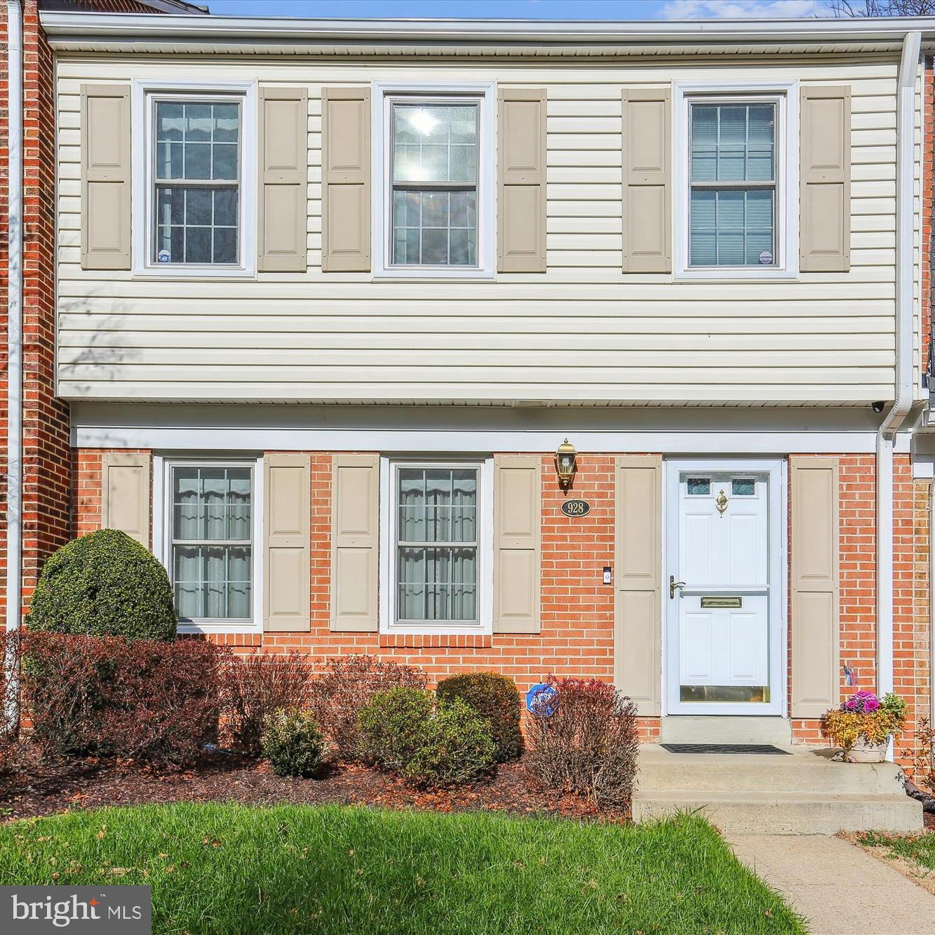 ROCKSHIRE TOWNHOMES - Residential