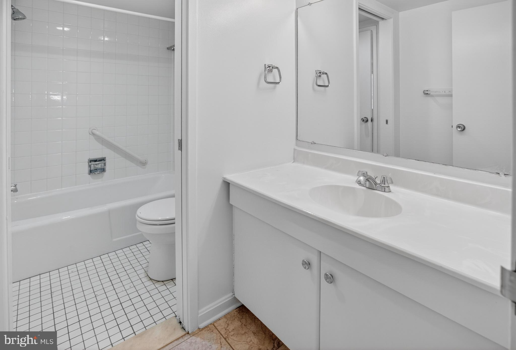 FRIENDSHIP HEIGHTS - Residential Lease