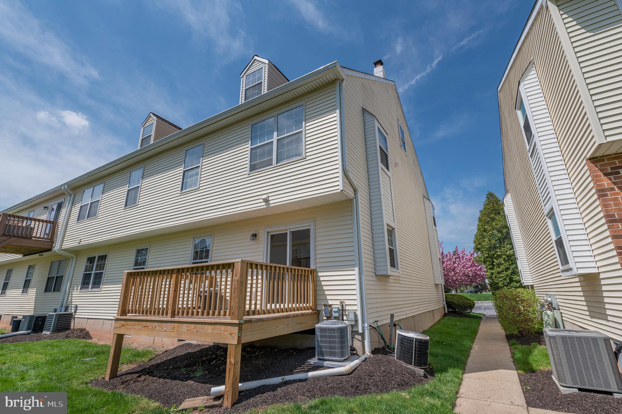 NORTHRIDGE ESTATES - Residential