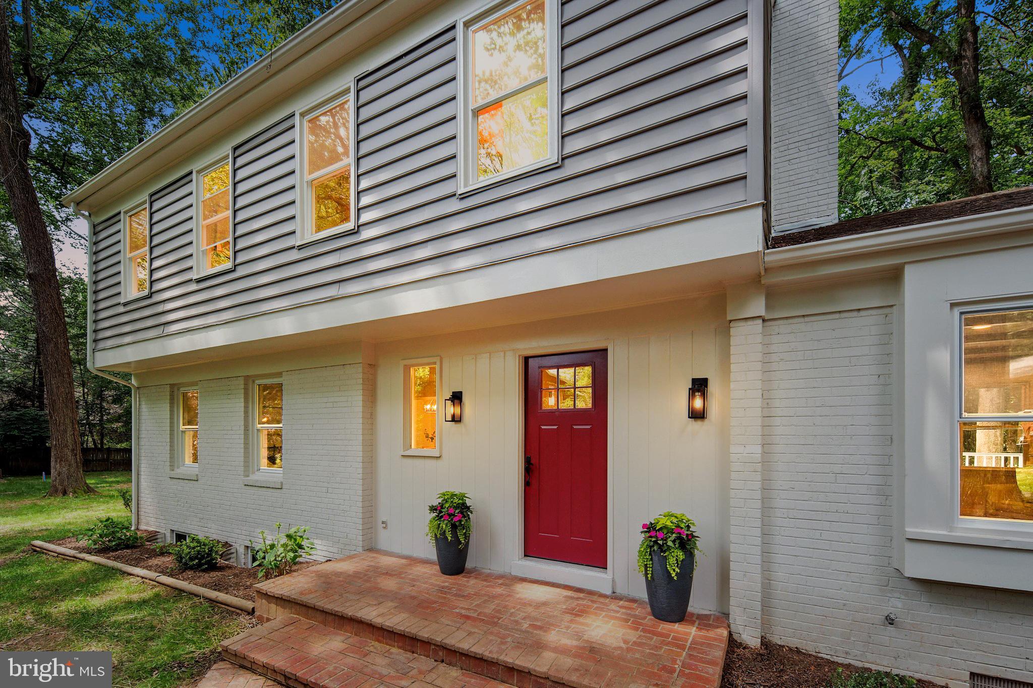 2402 BEEKAY COURT